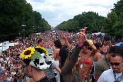 2003-07-12_loveparade_berlin_25