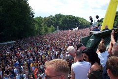2003-07-12_loveparade_berlin_3